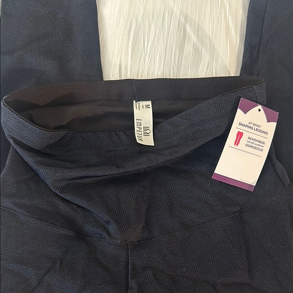Black and Navy High-Waisted Leggings - Picture 3 of 3